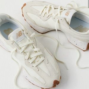 New Balance 327 in turtledove/angora women’s 8.5. Slight scruff on one side